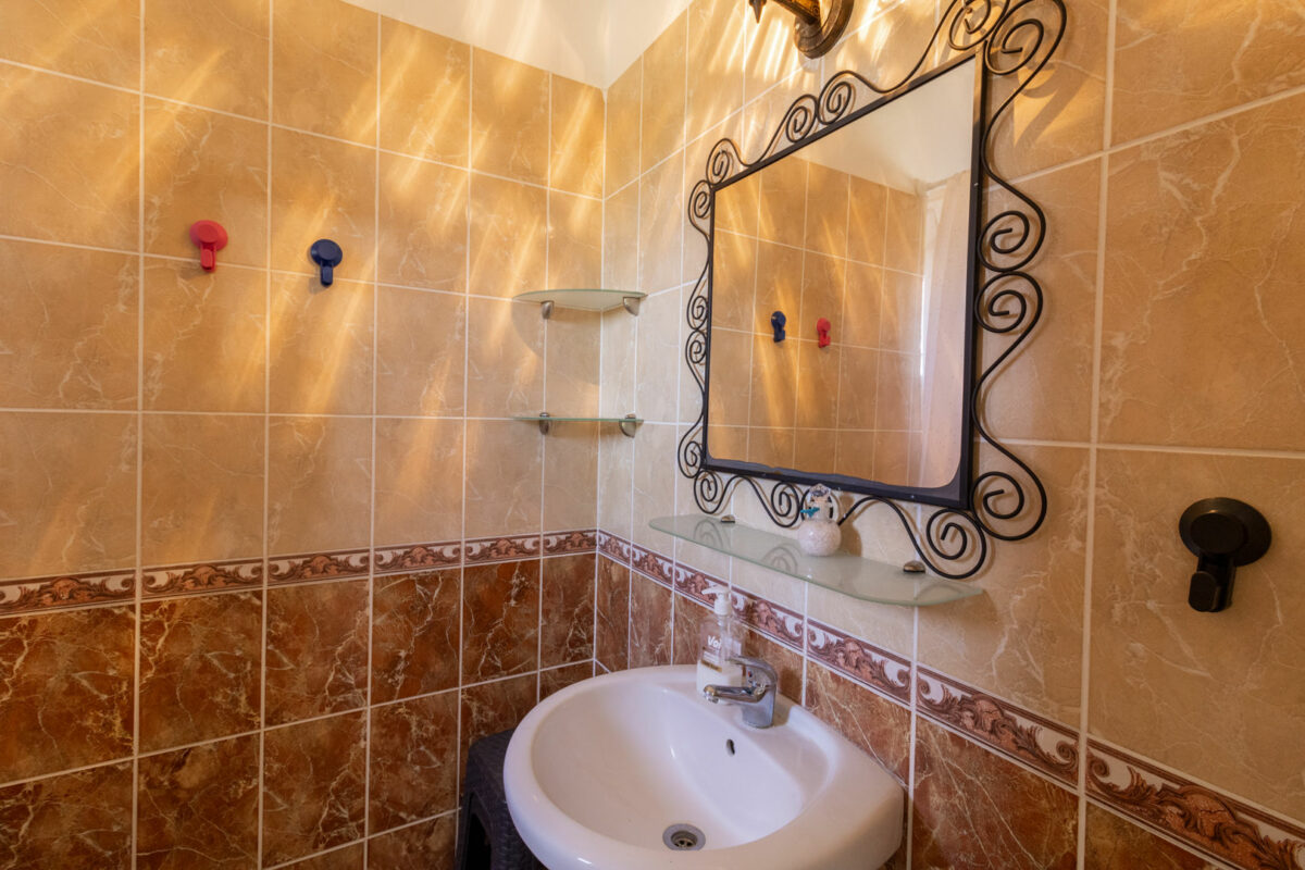 bathroom in first floor